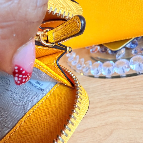 Micheal Kors Bundle Mango Yellow Crossbody and Wallet Set EUC - Picture 11 of 12